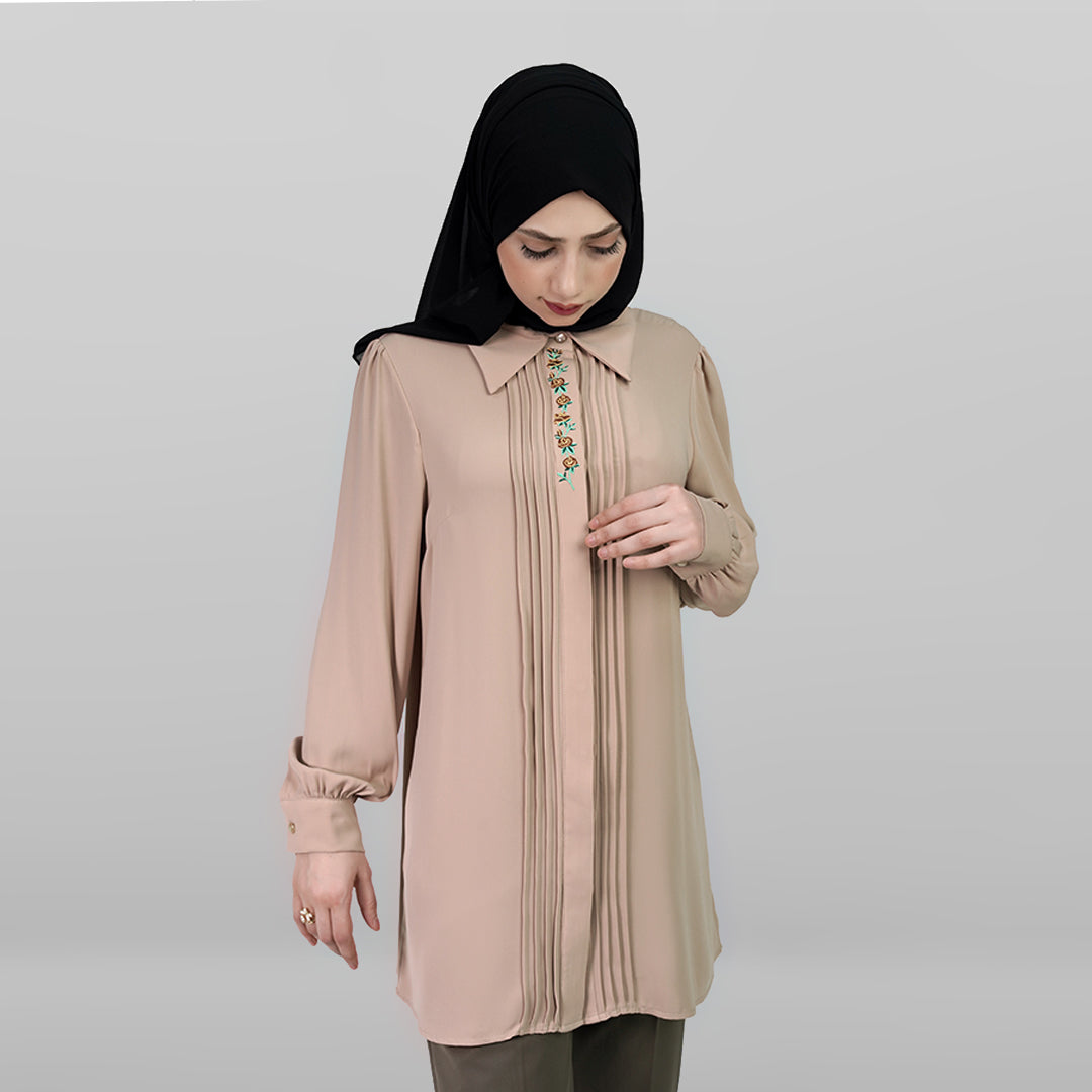 Embroidery beige shirt