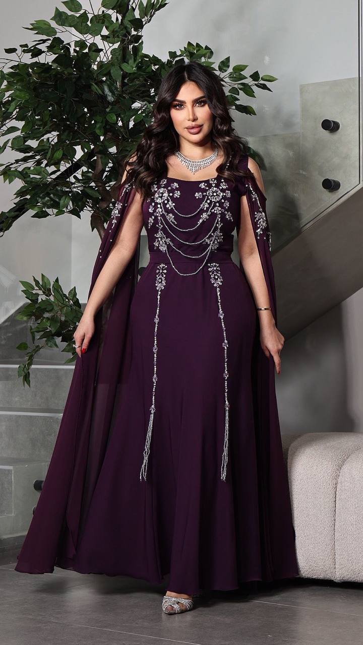 A very elegant dress with rhinestones - Sync®